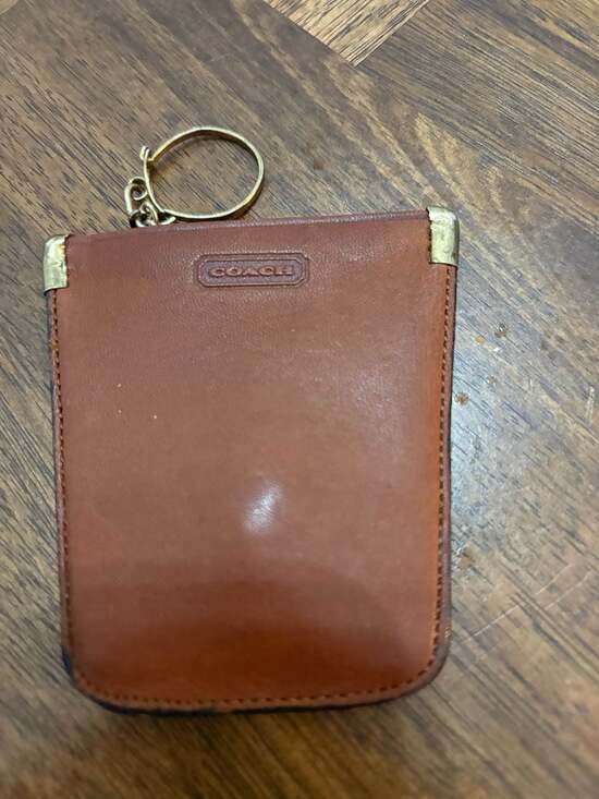 Coach Accessories - Vintage Coach Squeeze Key Case in British Tan Leather